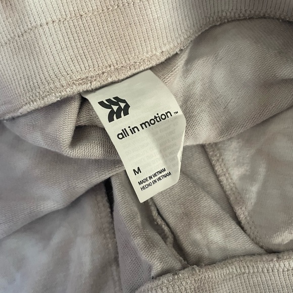 Brown/tan flowy athletic shorts size medium - Picture 3 of 3